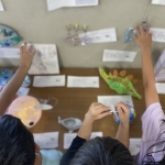 ２年夏休みの作品①.JPG
